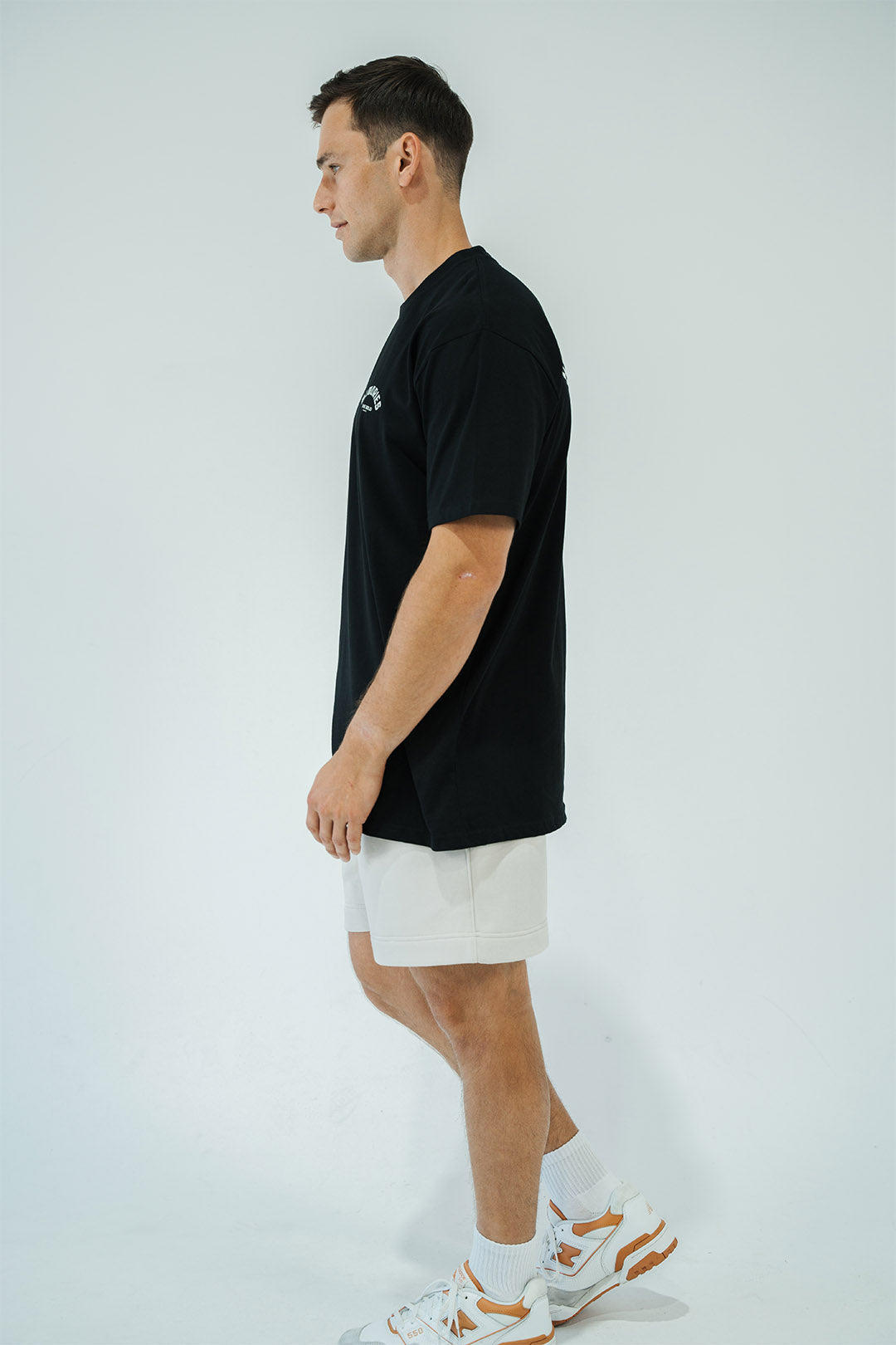 ARCH TEE IN BLACK