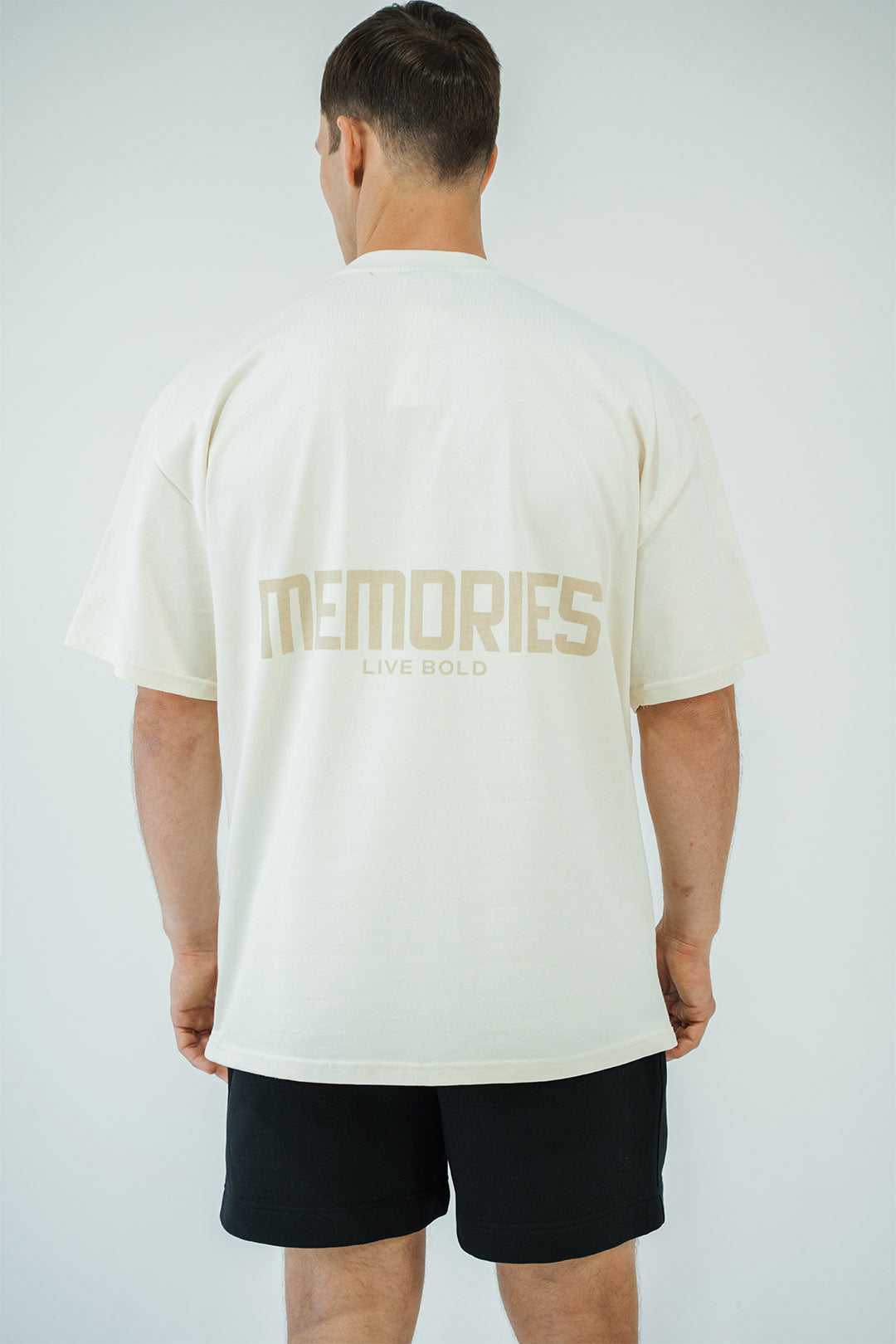 BOLDTEEINWHITE_0000s_0000s_0001_DSC07289.jpg