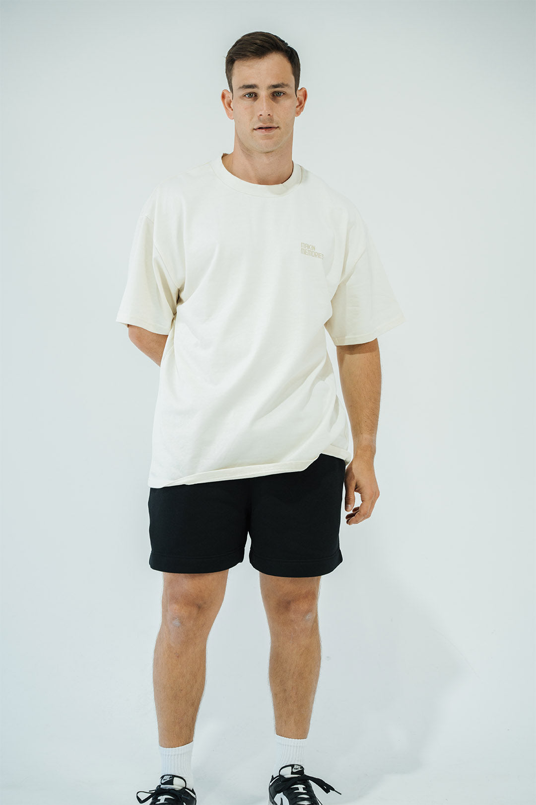 BOLDTEEINWHITE_0000s_0000s_0003_DSC07267.jpg