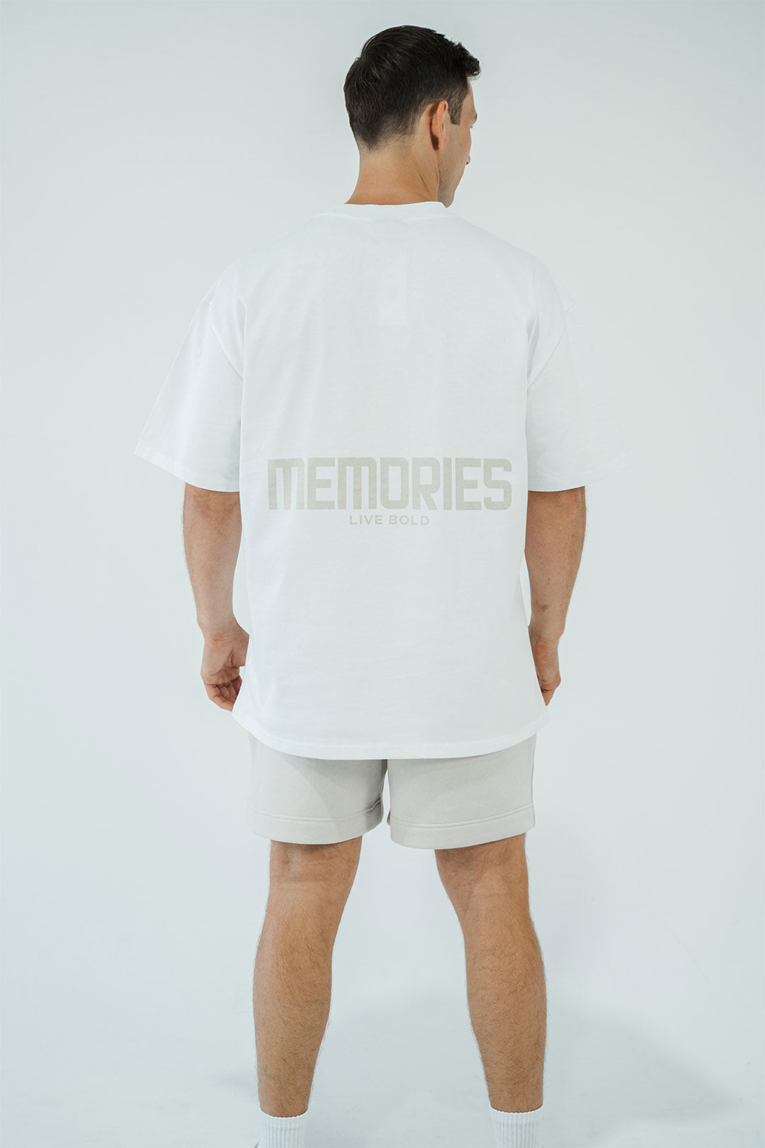 BOLDTEEINWHITE_0000s_0000s_0005_DSC06135.jpg