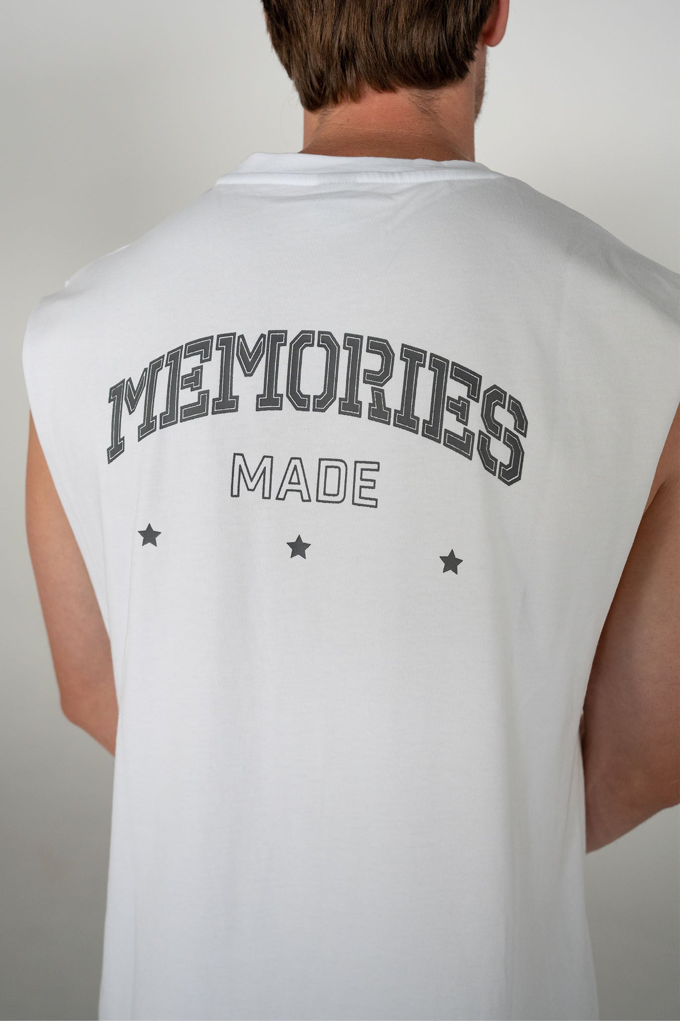 M.O.B. Singlet in White, Makin Memories