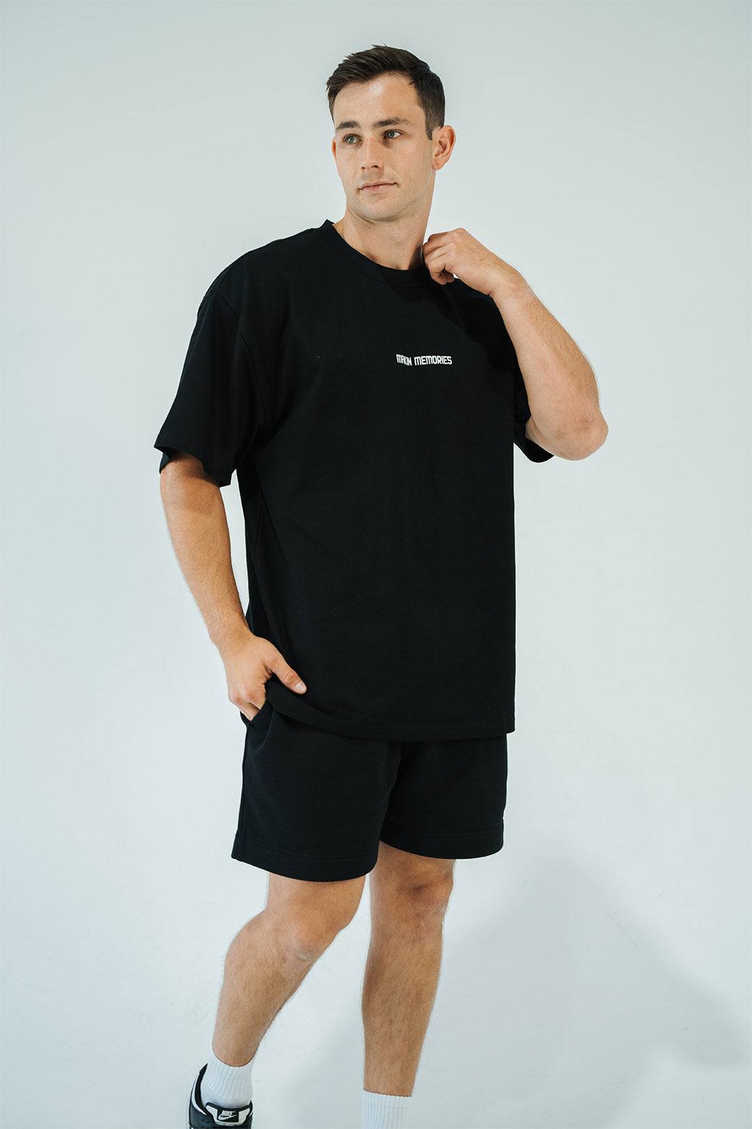 ICONICTEEINBLACK_0000s_0000s_0005_DSC05528.jpg