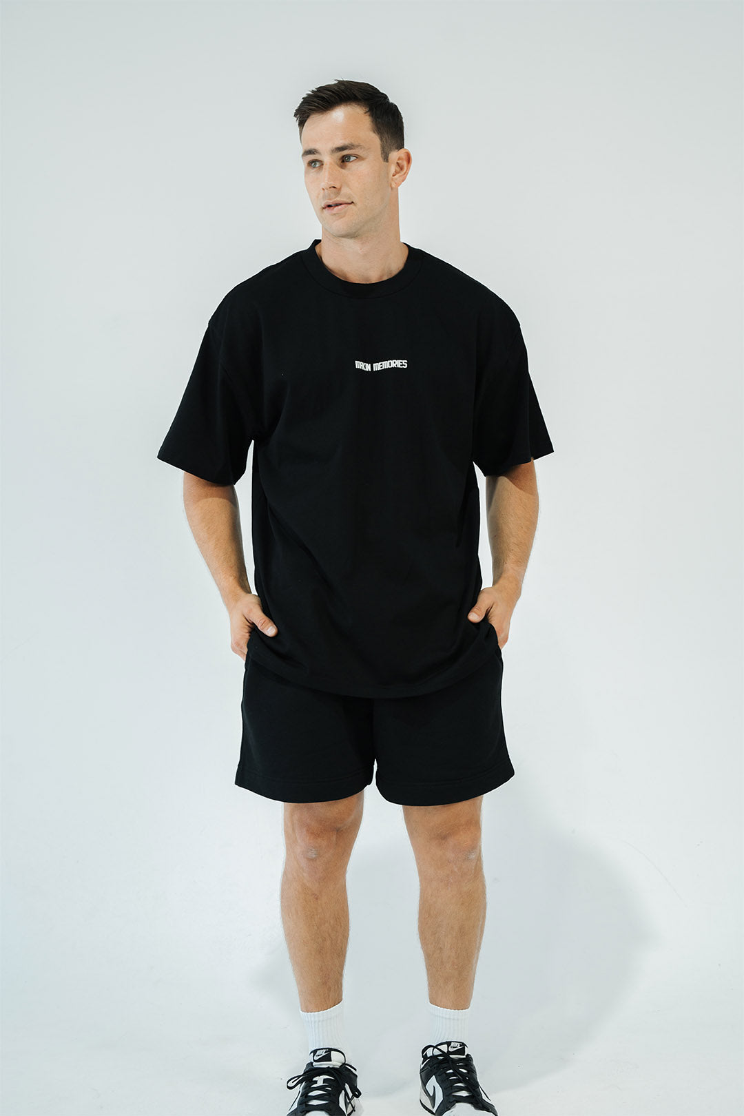 ICONICTEEINBLACK_0000s_0000s_0007_DSC05518.jpg