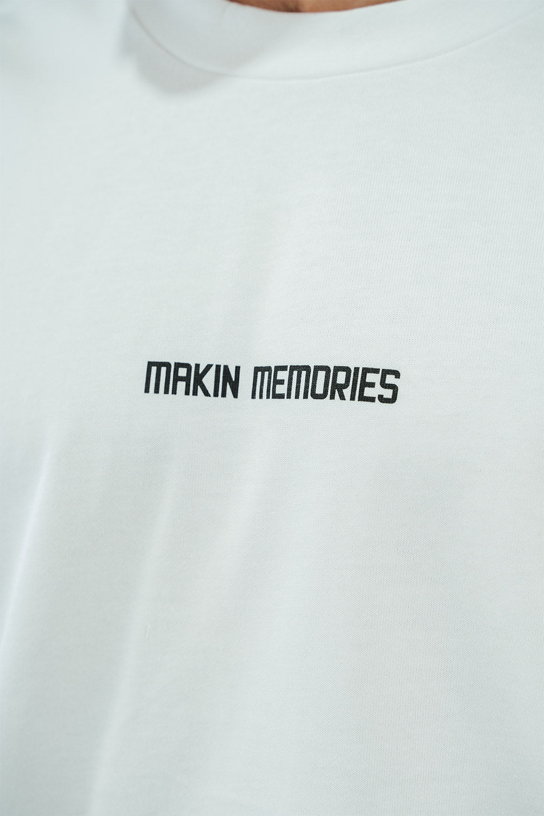 ICONICTEEINWHITE_0000s_0000s_0000_DSC05719.jpg