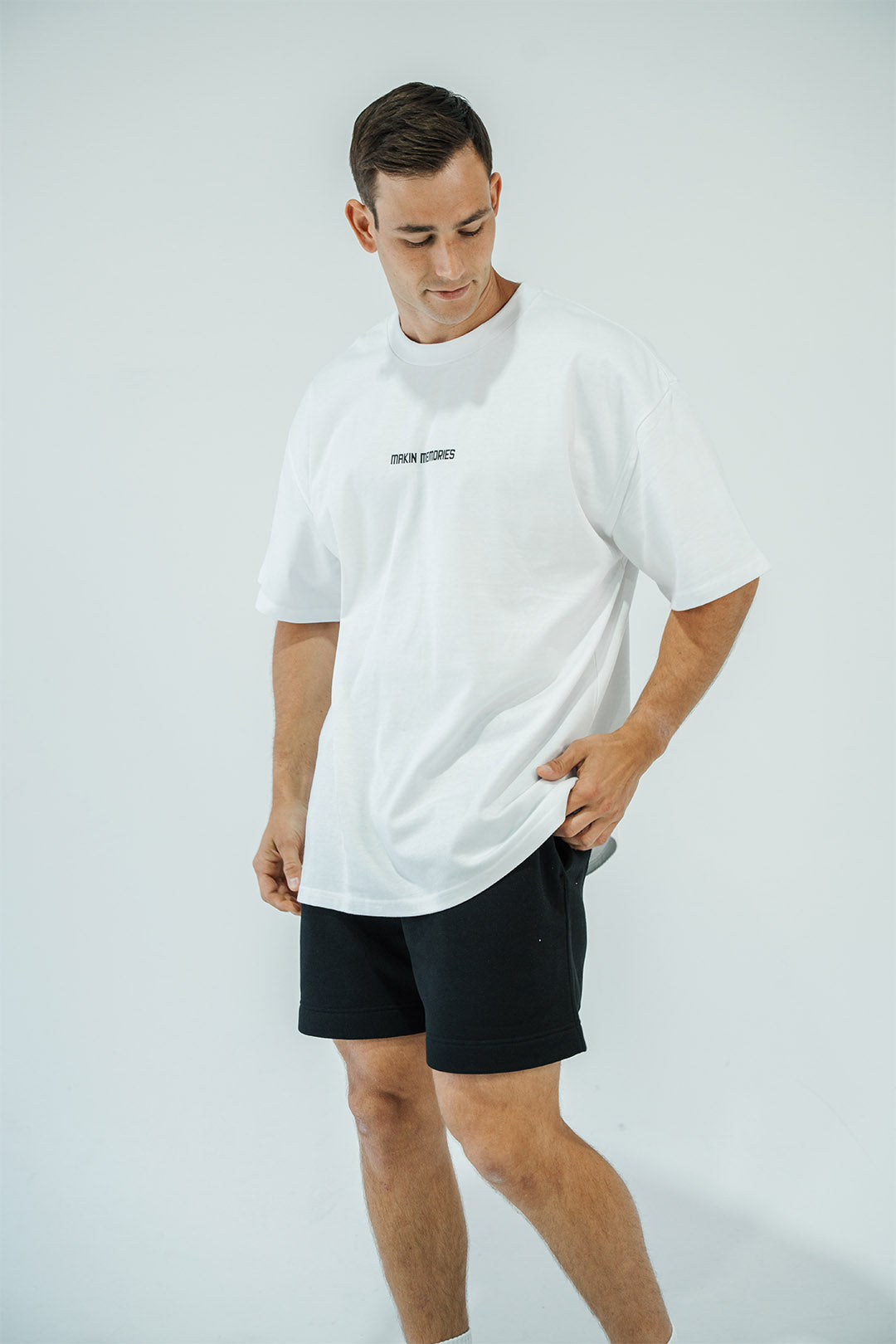 ICONICTEEINWHITE_0000s_0000s_0006_DSC05672.jpg