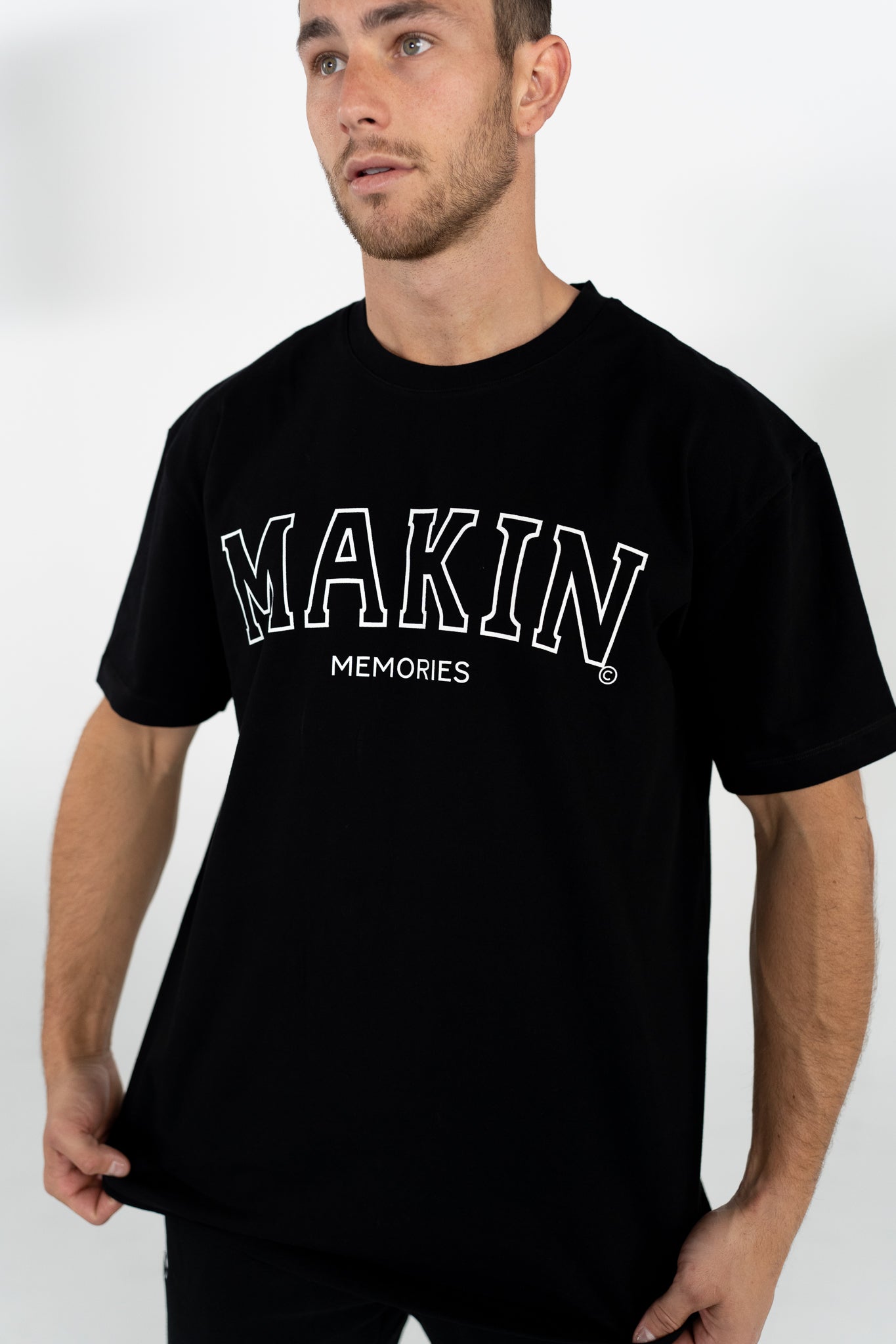 Makin Tee in Black, Makin Memories