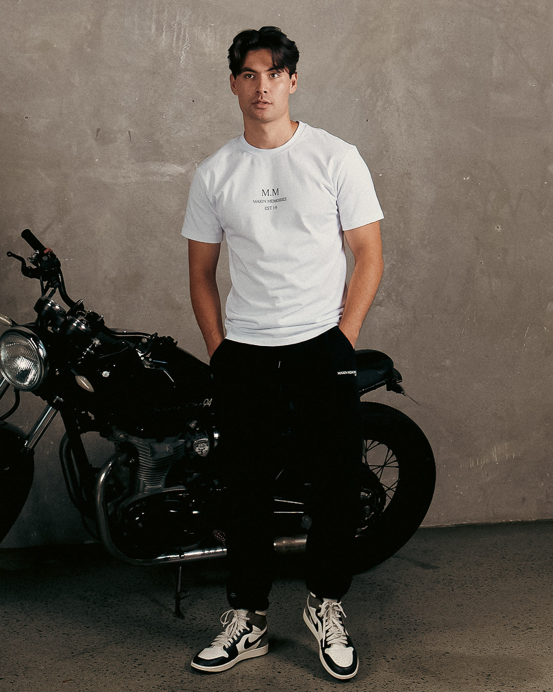 BASE TEE IN WHITE