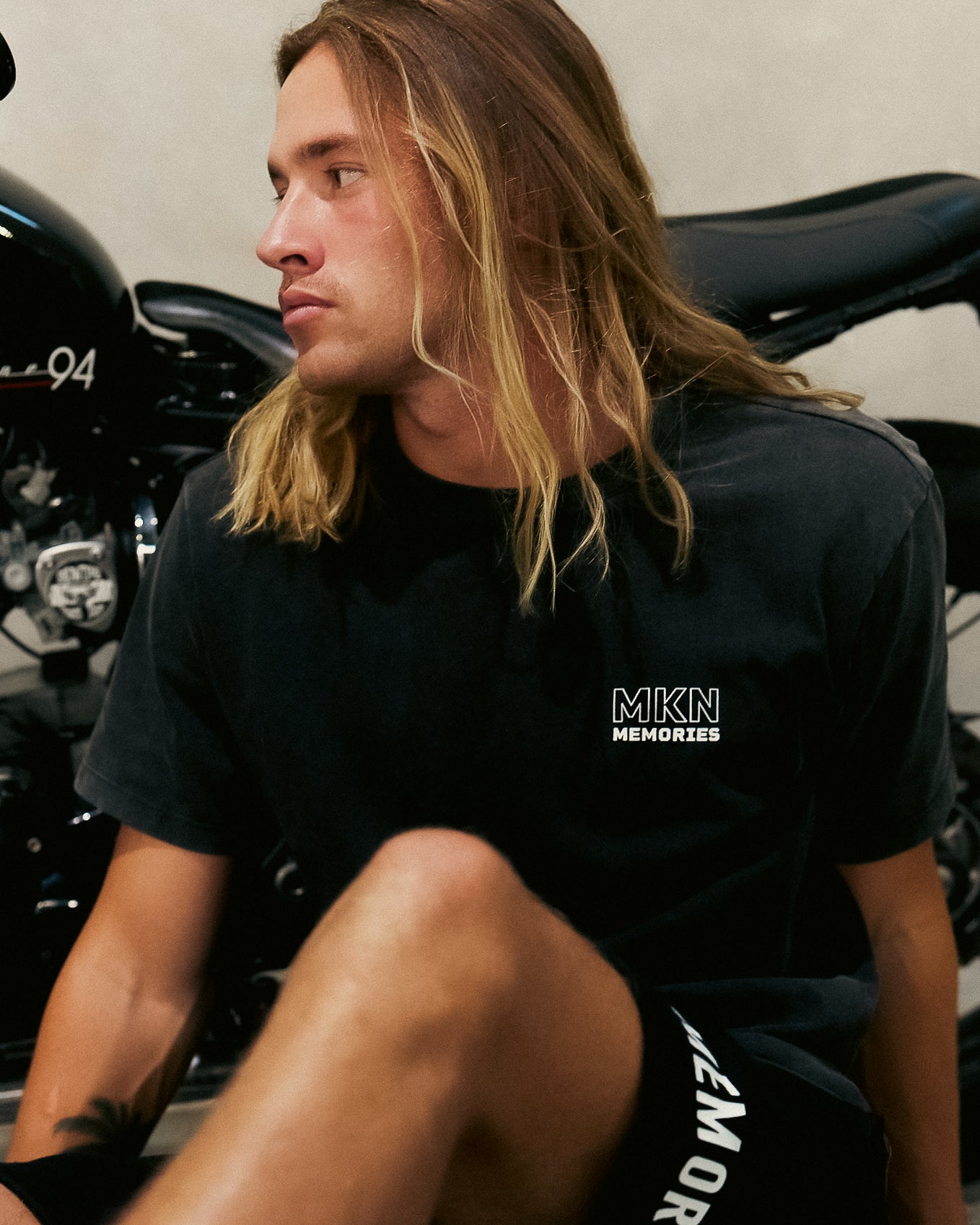 MKN TEE IN ACID WASH HEAVYWEIGHT